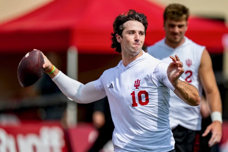 Cignetti defends Indiana QB from critics